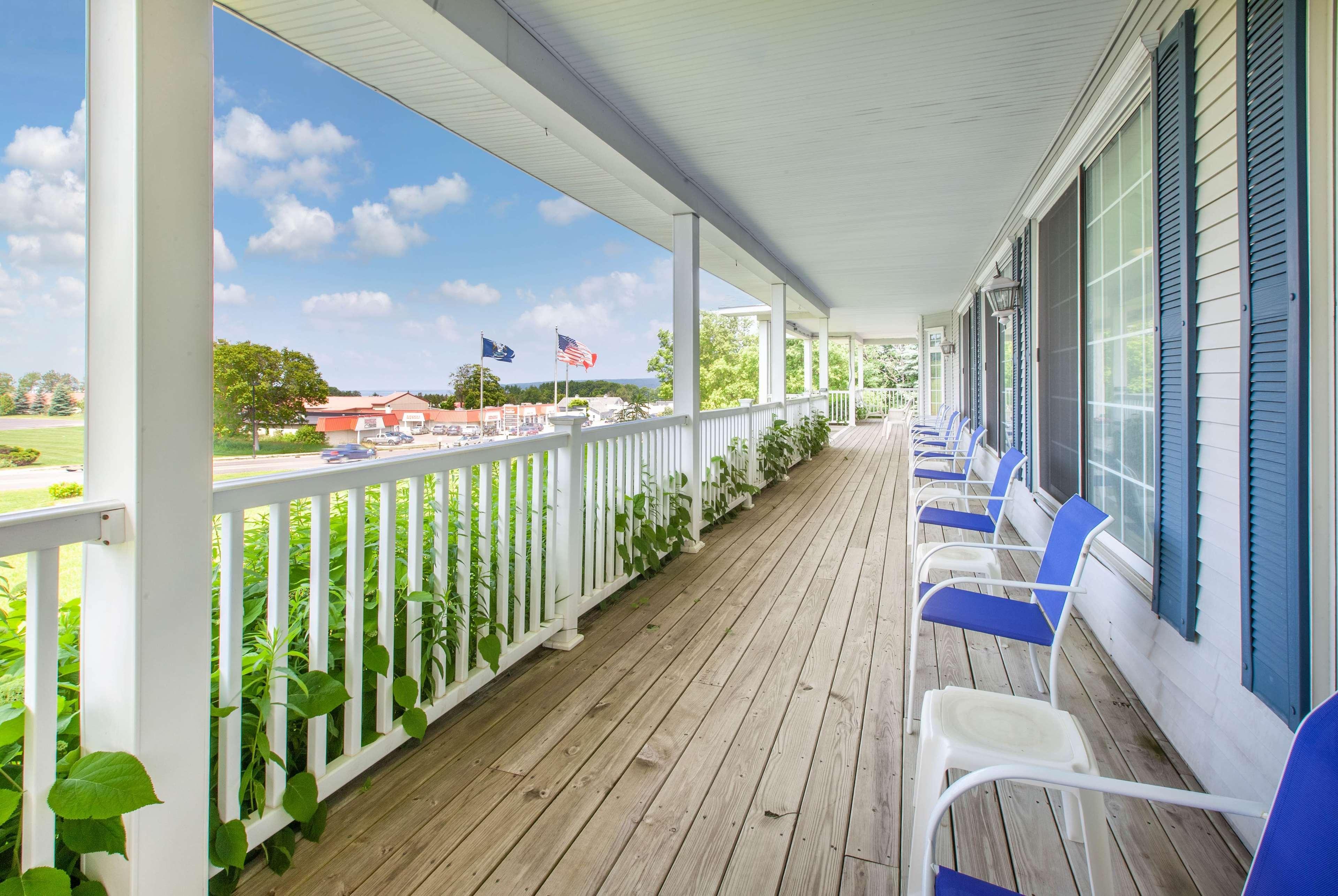 Days Inn By Wyndham Petoskey Exterior photo